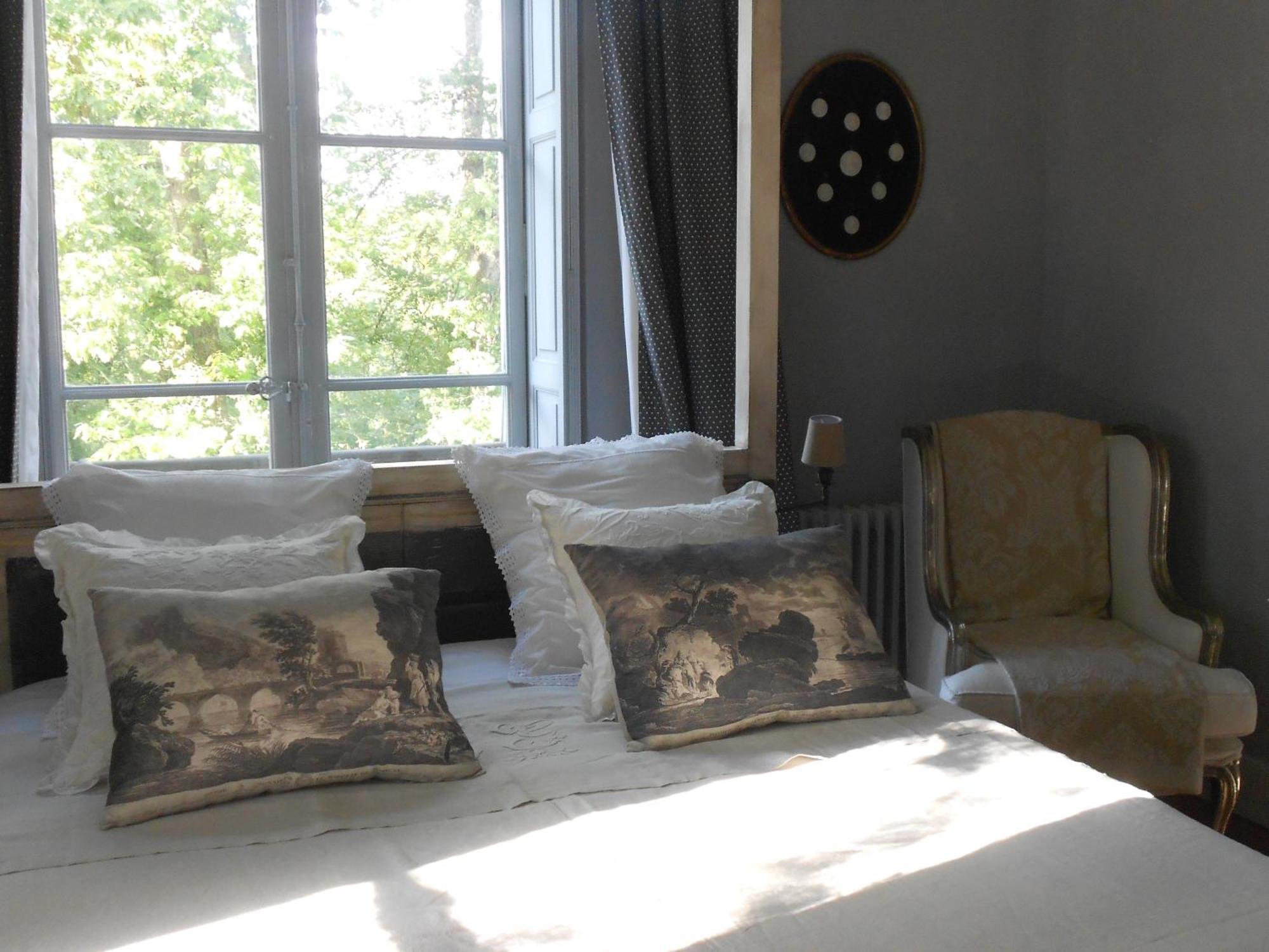 Domaine Le Castelet Bed & Breakfast กัสทร์ ภายนอก รูปภาพ