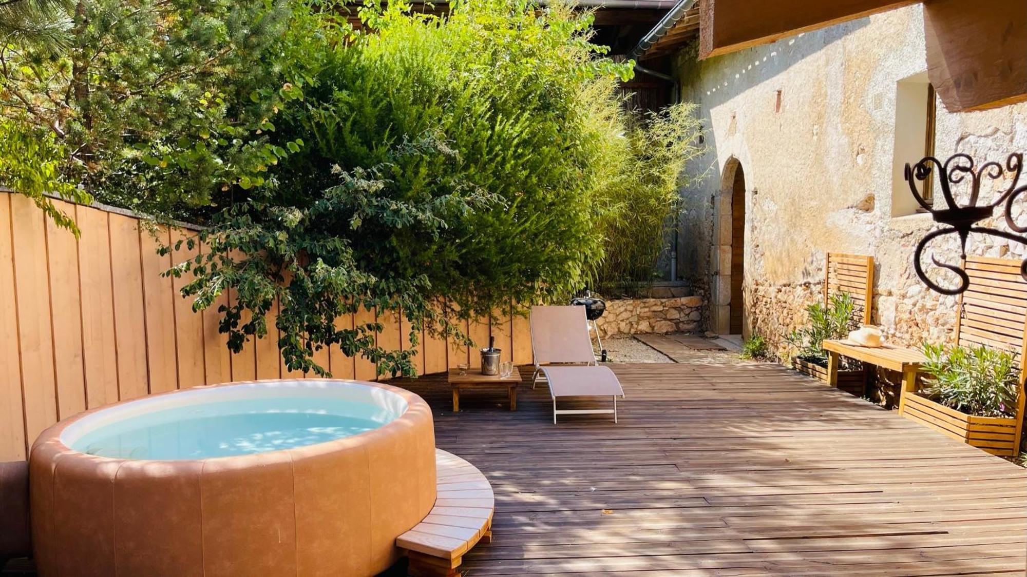 Domaine Le Castelet Bed & Breakfast กัสทร์ ภายนอก รูปภาพ