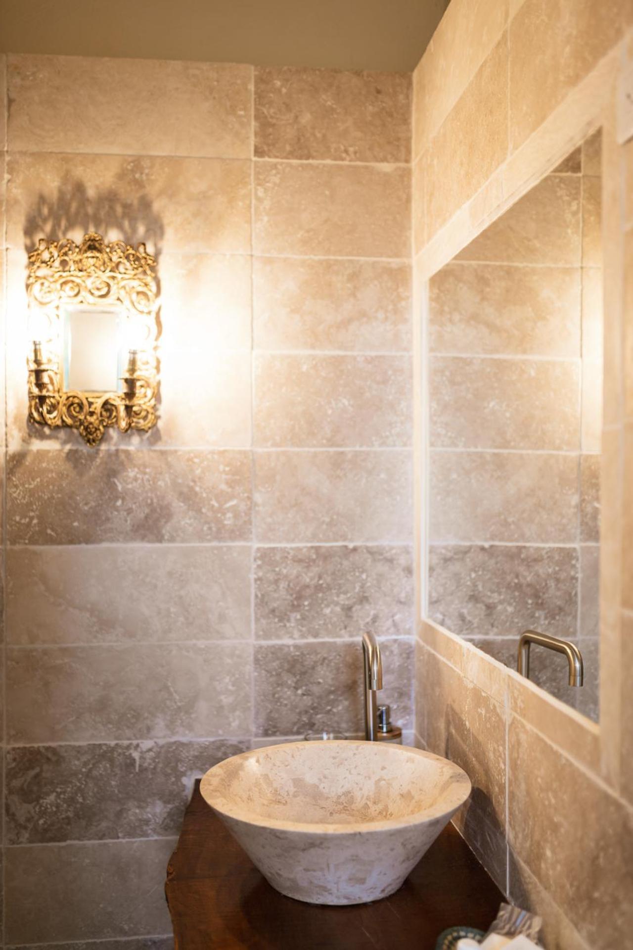 Domaine Le Castelet Bed & Breakfast กัสทร์ ภายนอก รูปภาพ