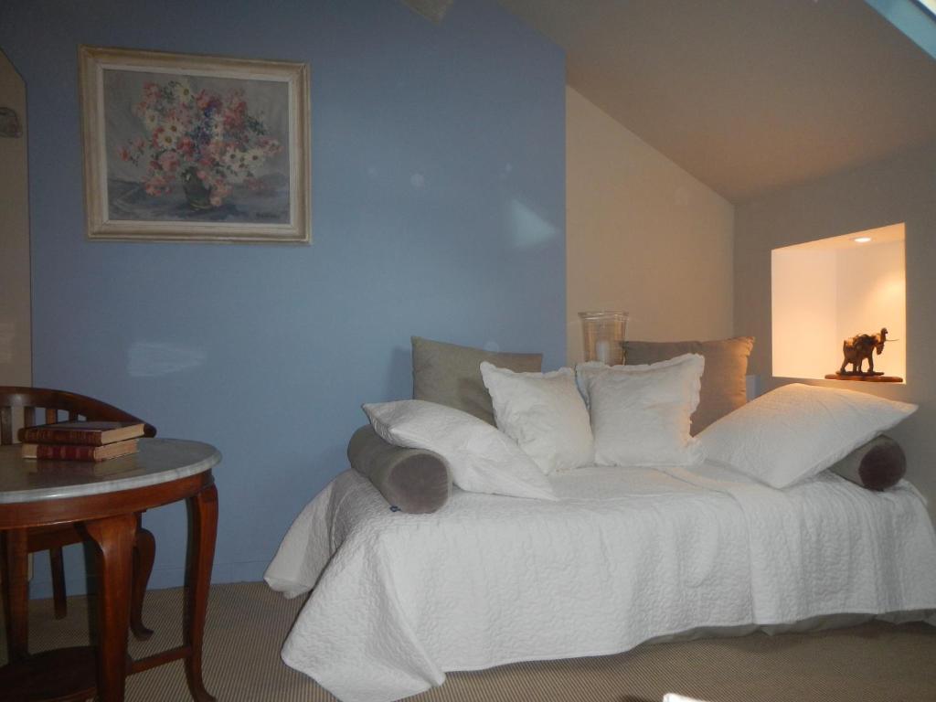 Domaine Le Castelet Bed & Breakfast กัสทร์ ภายนอก รูปภาพ