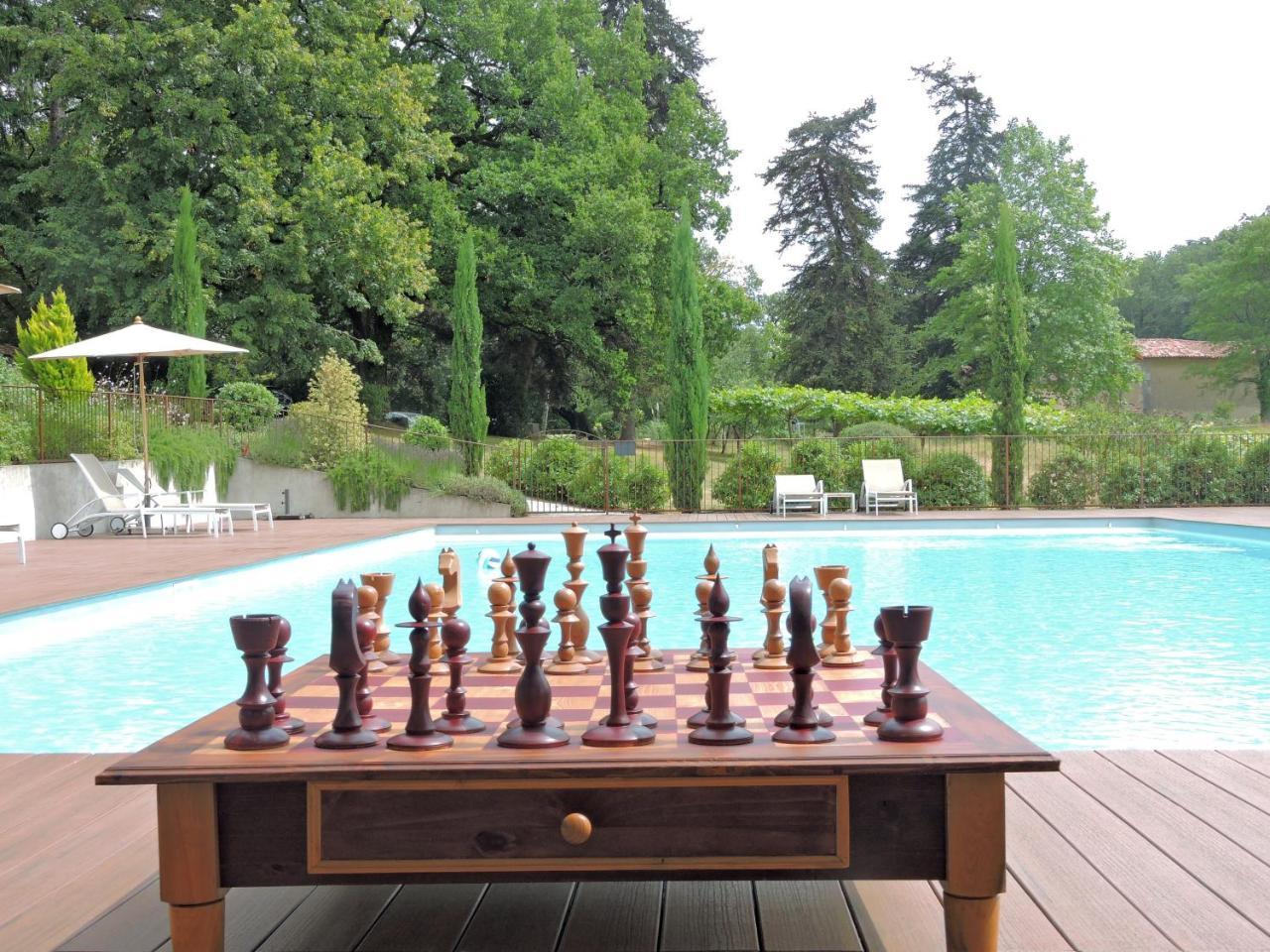 Domaine Le Castelet Bed & Breakfast กัสทร์ ภายนอก รูปภาพ