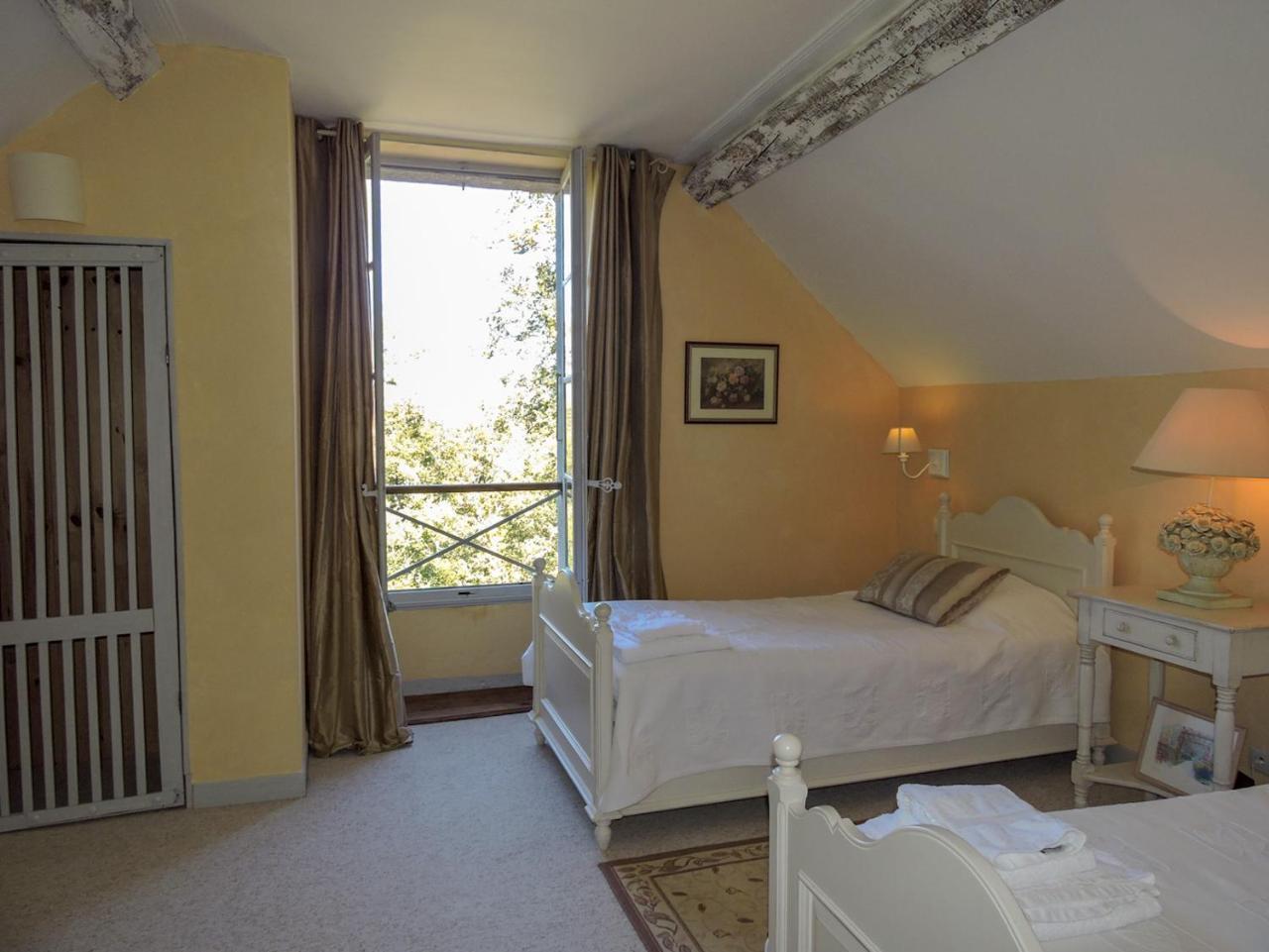 Domaine Le Castelet Bed & Breakfast กัสทร์ ภายนอก รูปภาพ